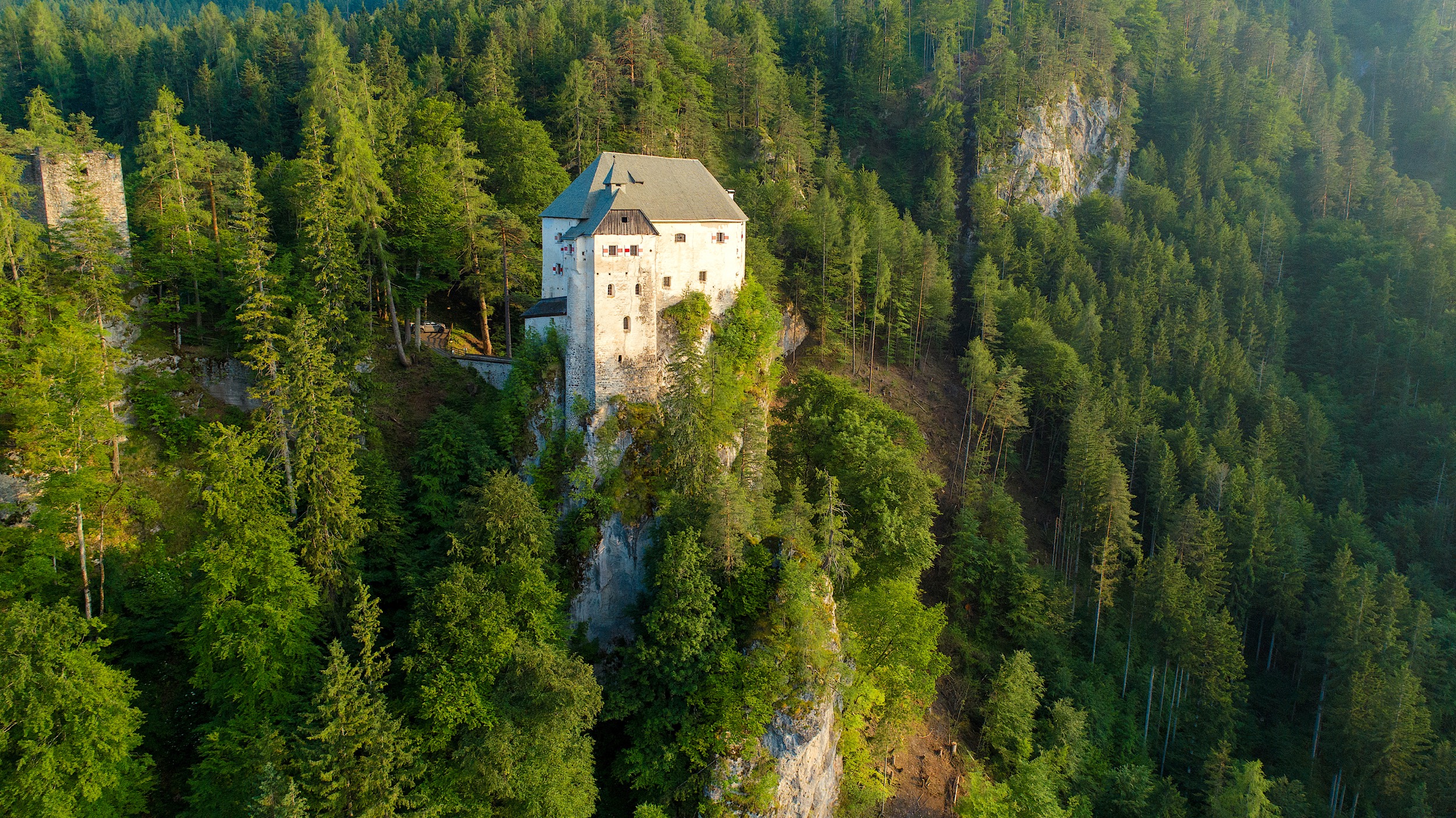 Schloss Stein Drautal Aussenansicht des Schlosses 15