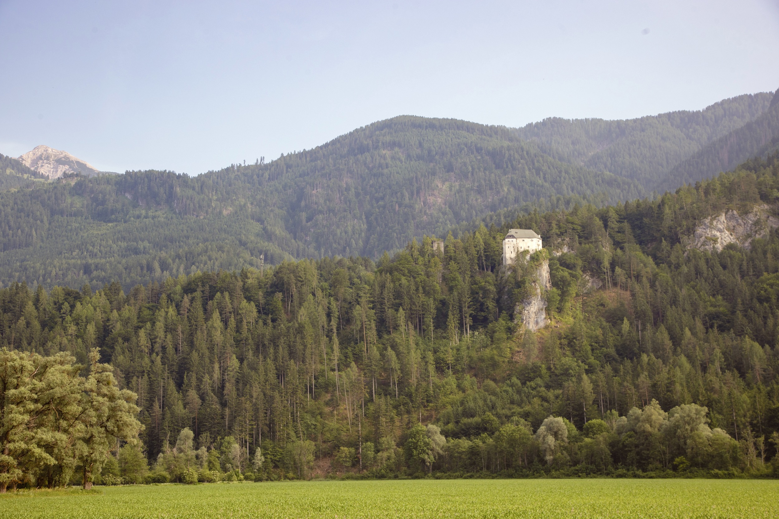 Schloss Stein Drautal Aussenansicht des Schlosses 9