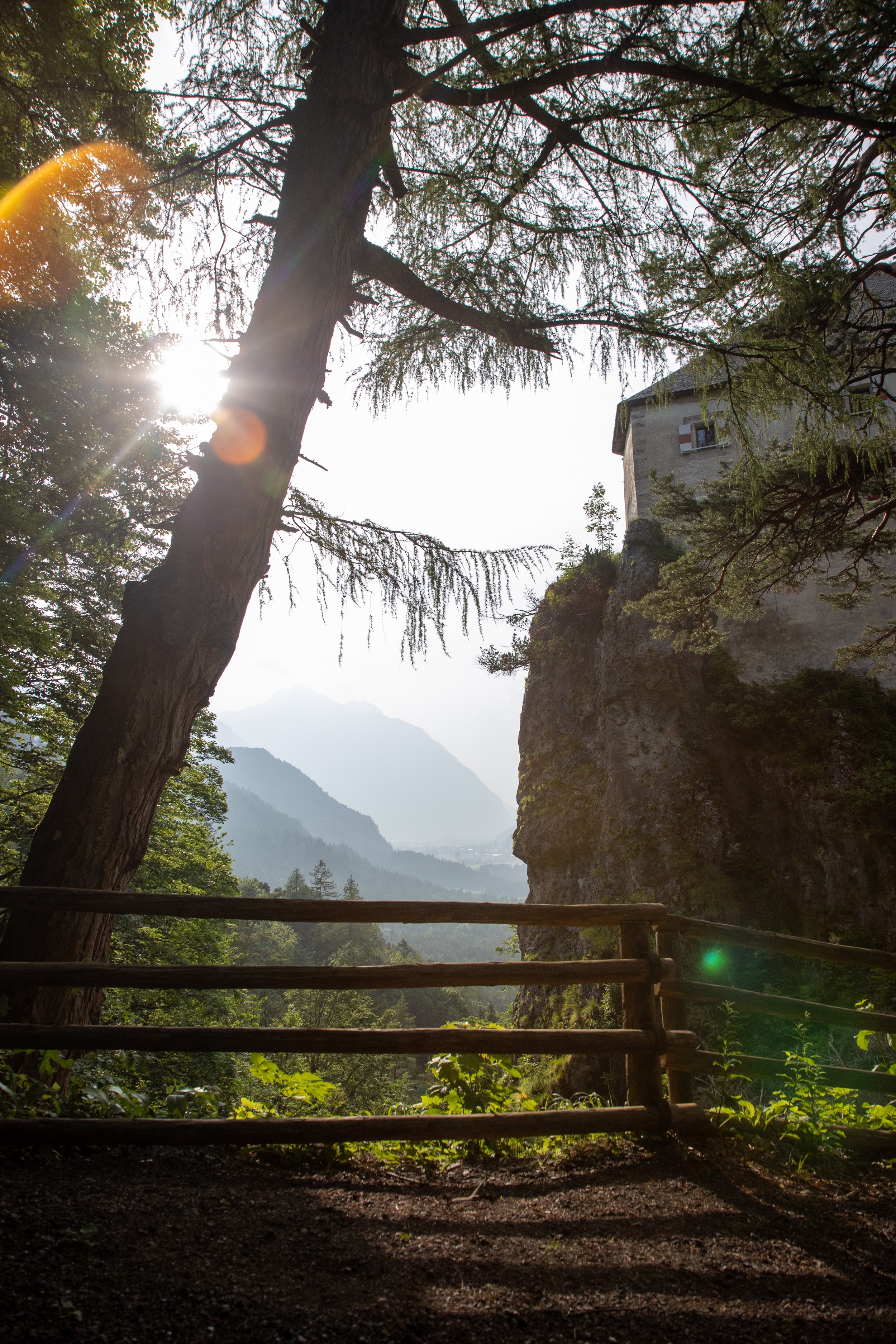Schloss-Stein-Drautal-Aussenansicht-des-Schlosses-Drautal-Region-3